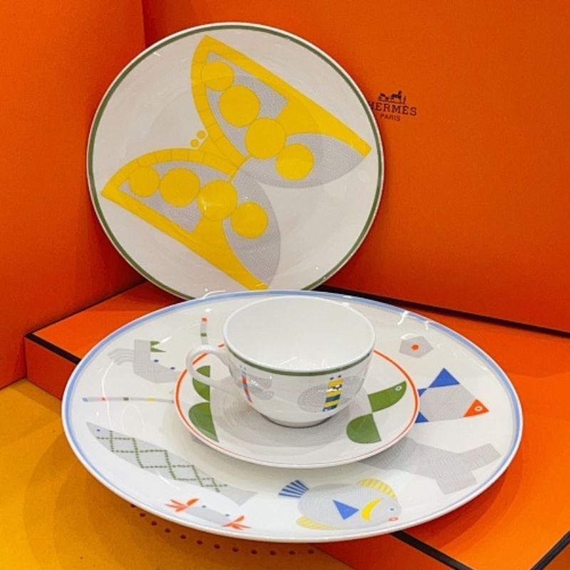 Hippomobile Tableware Series by Hermès,