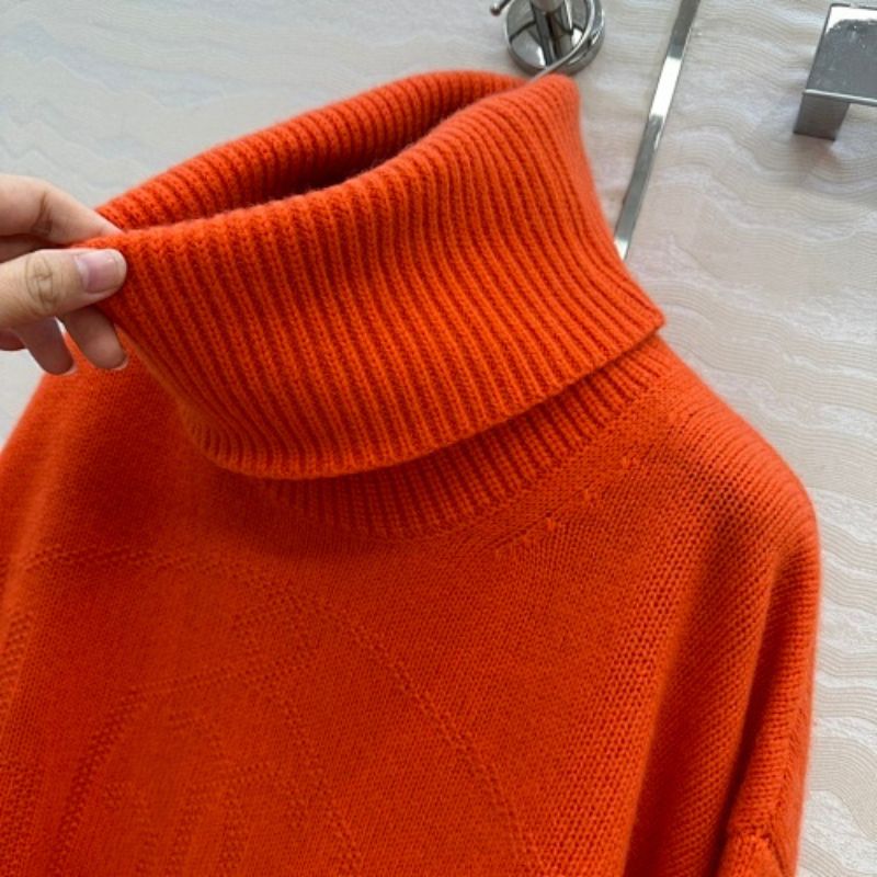 Hermès "H Lift" long-sleeve sweater.
