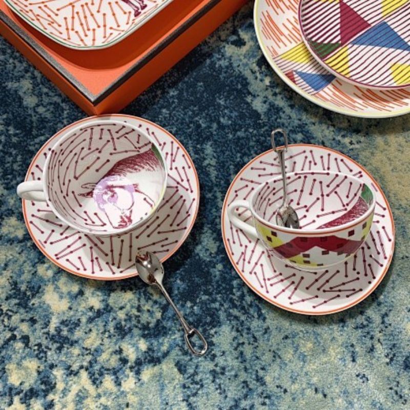 Hippomobile tableware collection by Hermès,
