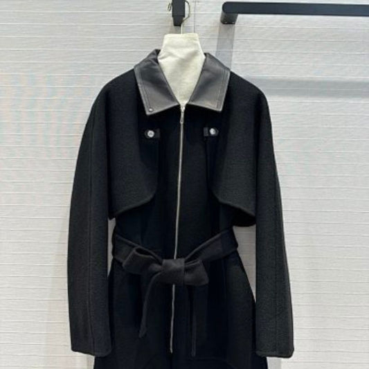 Hermès black wool coat leather collar and a belted waist.