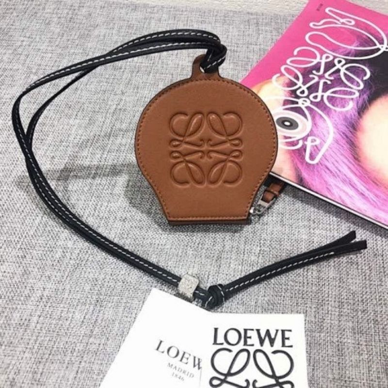 Loewe Seashell Pouch Mini.
