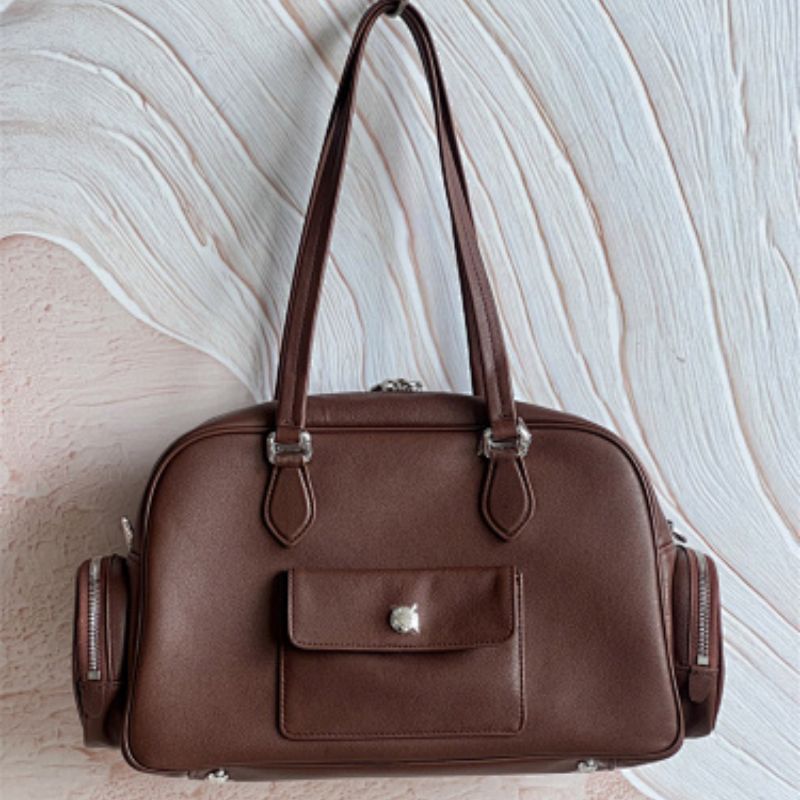 Prada Re-Edition 2005 Medium Leather Bag.