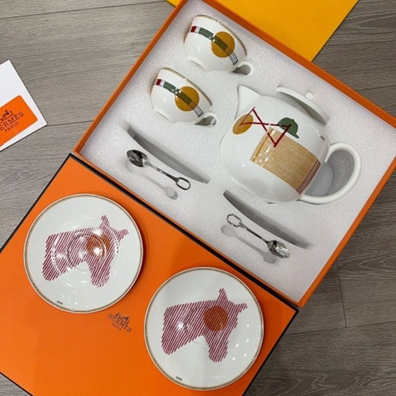 Saut Hermès tableware collection by Hermès,