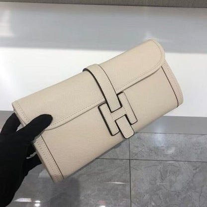 Hermès Jige Elan 29 clutch bags.