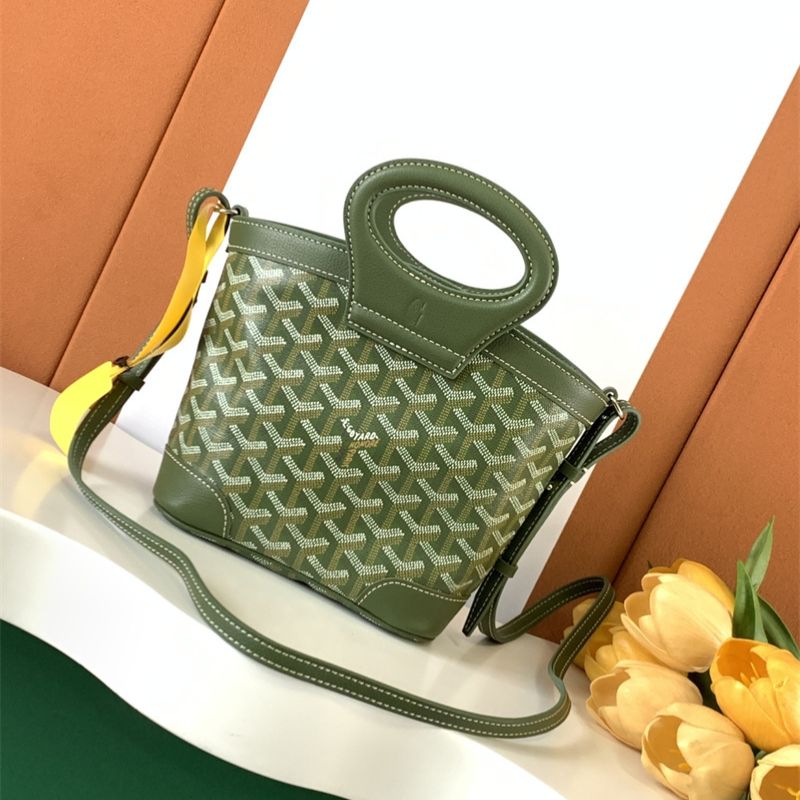 Goyard Beluga Mini Bag in the green
