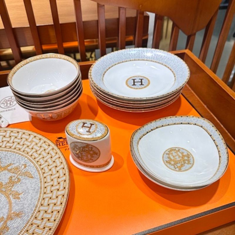 the Mosaïque au 24 Gold collection by Hermès.