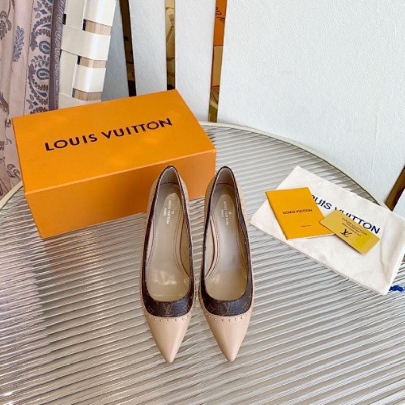Louis Vuitton "Cherie" Pumps,