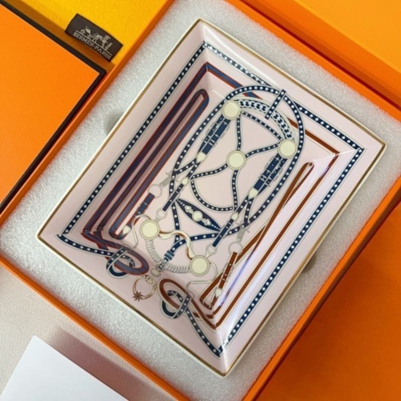Hermès porcelain change tray (or "vide-poche"),