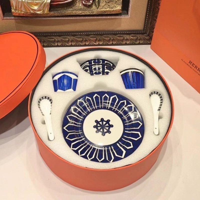 Hermès the Bleus d'Ailleurs porcelain dinnerware collection.