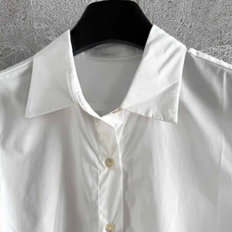 Christian Dior short-sleeved shirt with a bee embroidery.