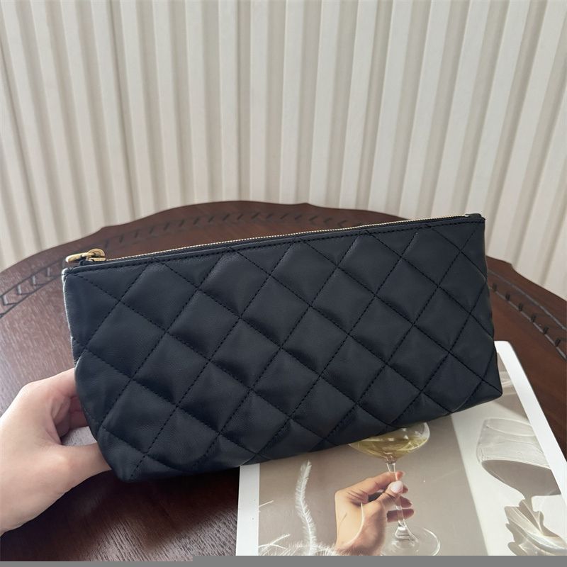 Saint Laurent Icare maxi tote Bag.