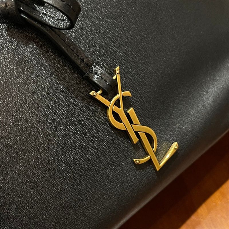 Saint Laurent Paris VII Pochon shoulder bag