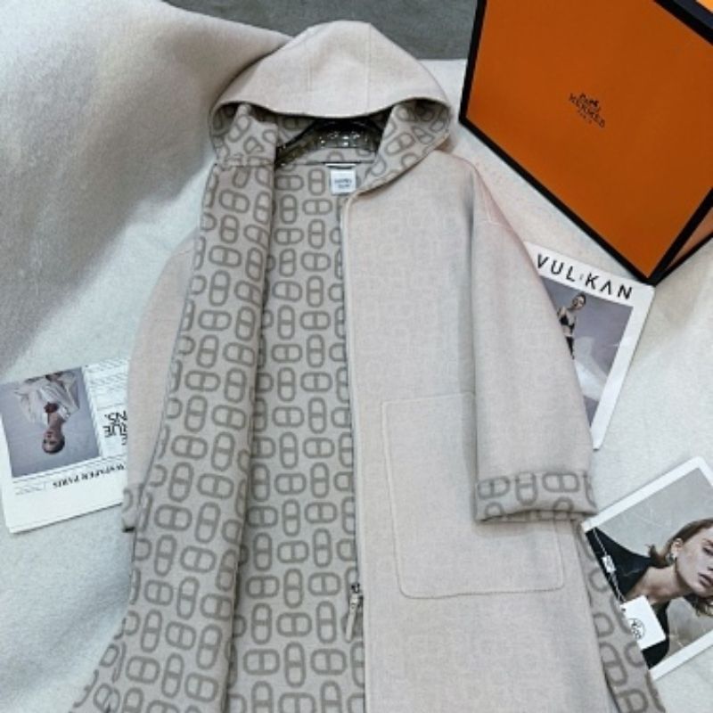 Hermès beige hooded coat with a belt