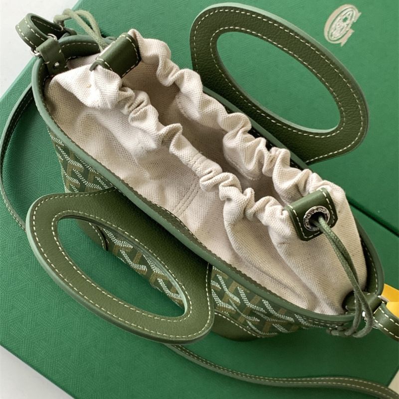 Goyard Beluga Mini Bag in the green