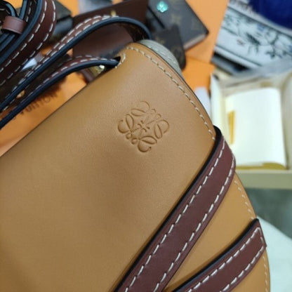 Loewe Gate saddle-shaped crossbody Bag