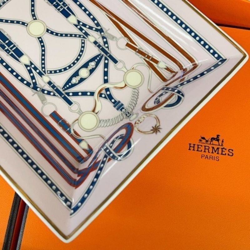 Hermès porcelain change tray (or "vide-poche"),