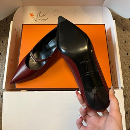 Hermès Lipstick 85 Pumps.