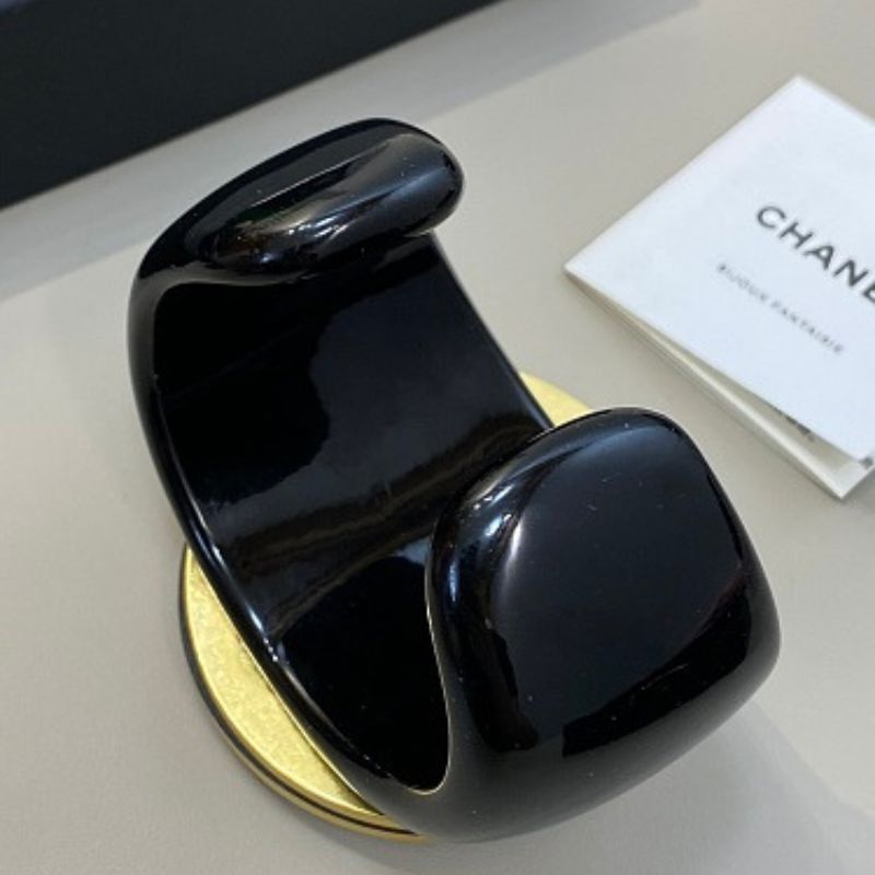 Chanel black resin Gripoix cuff bracelet