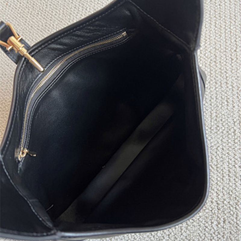 Gucci Jackie 1961 shoulder bag in black leather