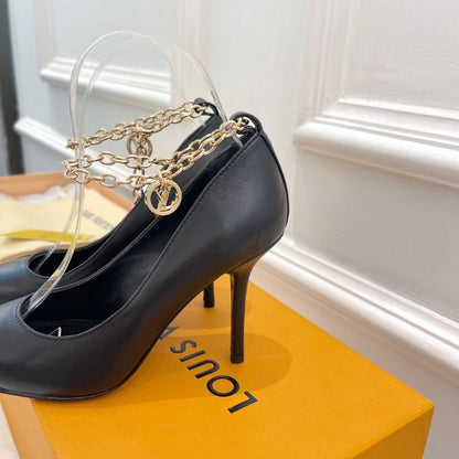 Louis Vuitton Black Patent Chain Link Pumps