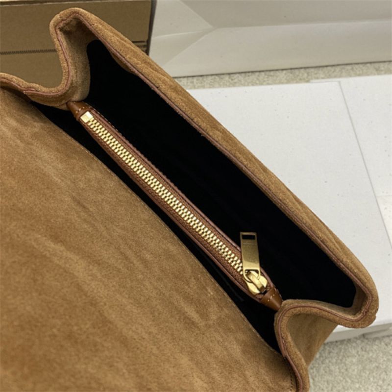 Saint Laurent College Medium chain bag.