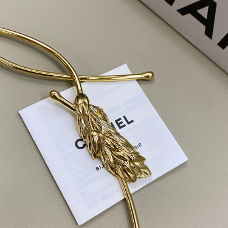 Chanel Sculptural Wheat Motif Torque Necklace