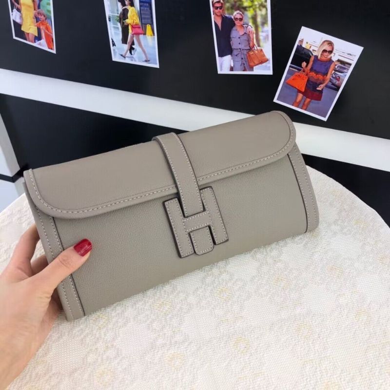 Hermès Jige Elan 29 clutch bags.