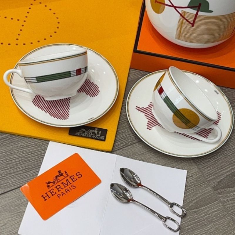 Saut Hermès tableware collection by Hermès,