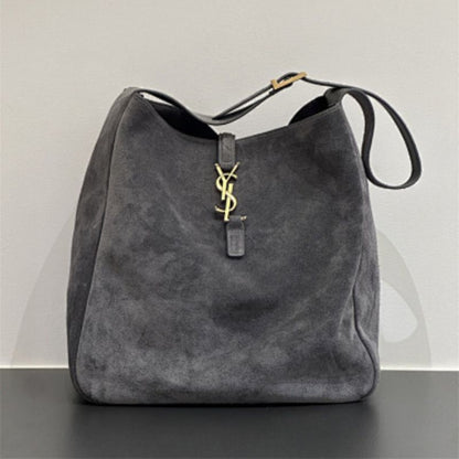 Saint Laurent Le 5 À 7 Supple Small in suede Bag.