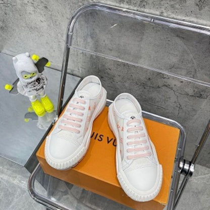 Louis Vuitton Squad sneakers in white and pink
