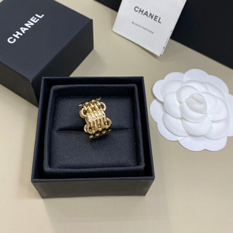 Chanel triple-row chain ring,
