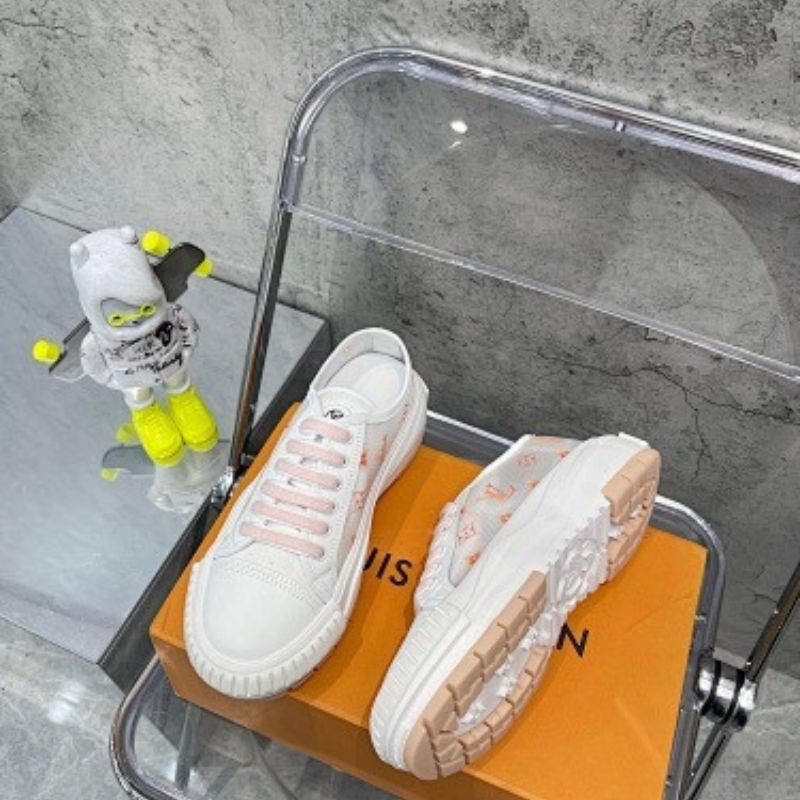 Louis Vuitton Squad sneakers in white and pink