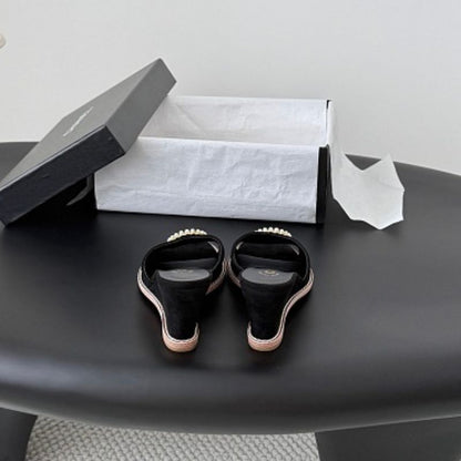 Chanel Pearl-Embellished Interlocking CC Suede Mules in black (noir)