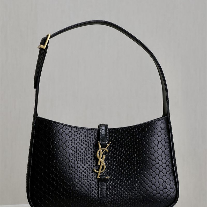 Saint Laurent Le 5 à 7 shoulder bag