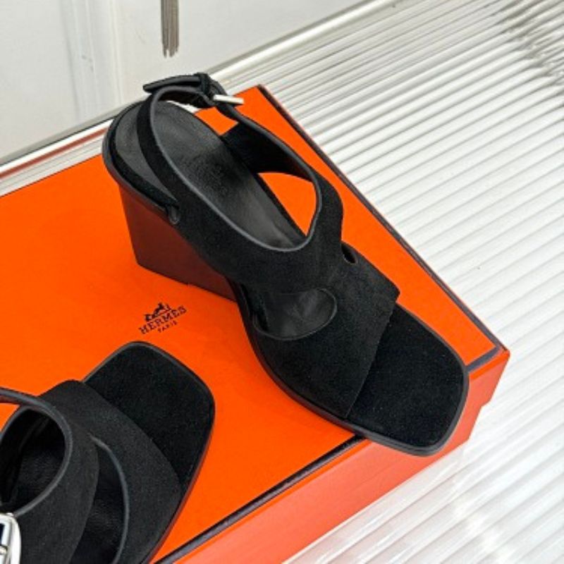 Hermès Kalya 100 Sandals.