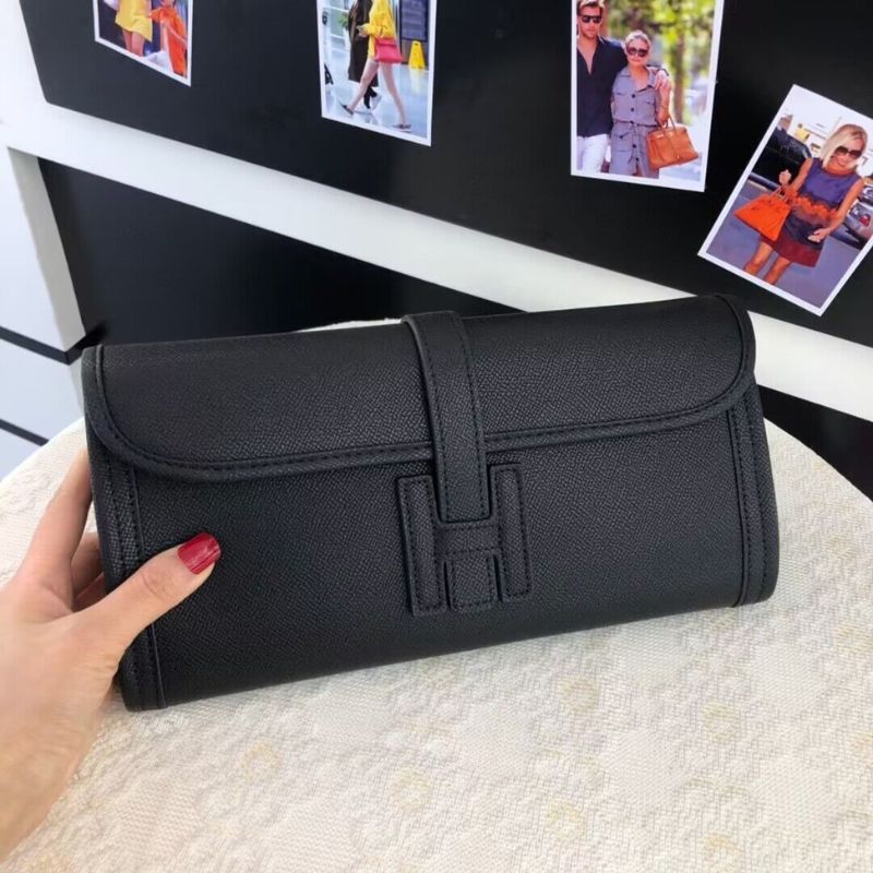 Hermès Jige Elan 29 clutch bags.