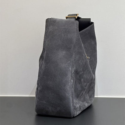 Saint Laurent Le 5 À 7 Supple Small in suede Bag.