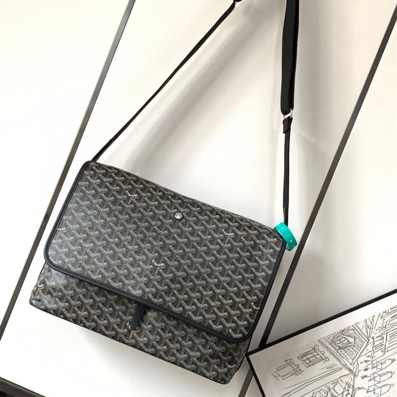 Goyard Capétien MM messenger bag
