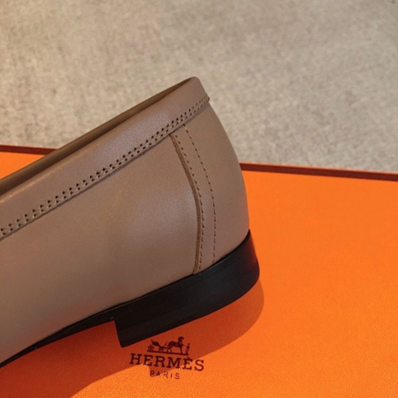 Hermès Royal Loafers in a neutral taupe/beige leather.