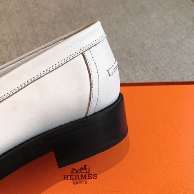 Hermès Dauphine Loafers in white (blanc) leather,