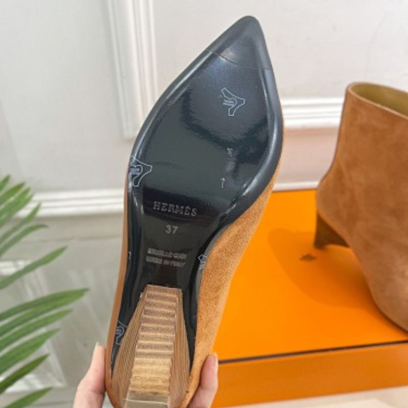 Hermès Rouxa Ankle Boots in a warm camel-brown finish.Sizes: 35-39