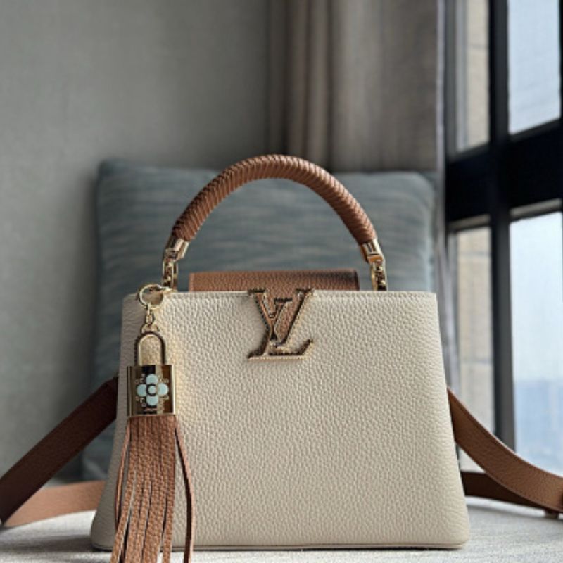 Louis Vuitton Capucines BB in Cream/Arizona Beige