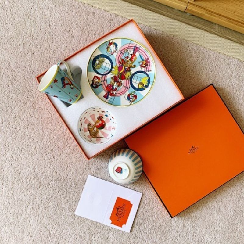 Hermès Circus porcelain collection