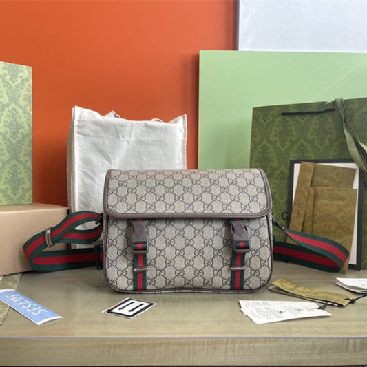 Gucci GG Supreme messenger bag