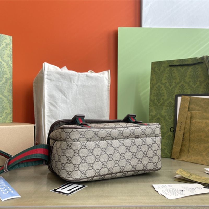 Gucci GG Supreme messenger bag