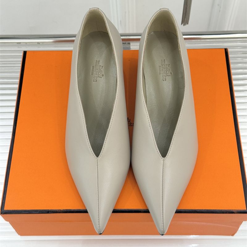 Hermès V-cut leather flats