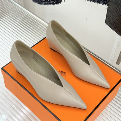 Hermès V-cut leather flats