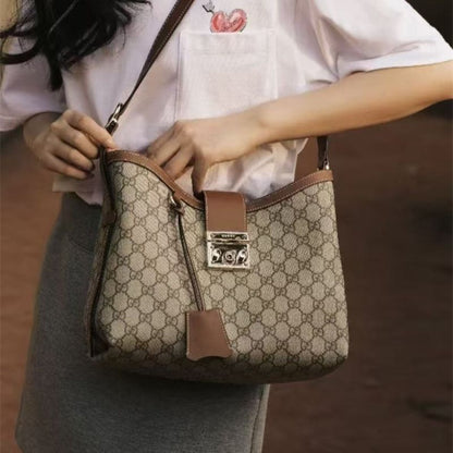 Gucci Padlock GG medium shoulder bag.
