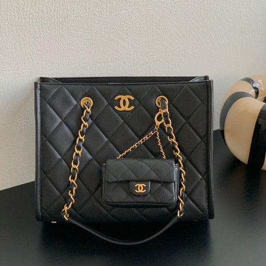 Chanel Pre-Owned Leather Bag