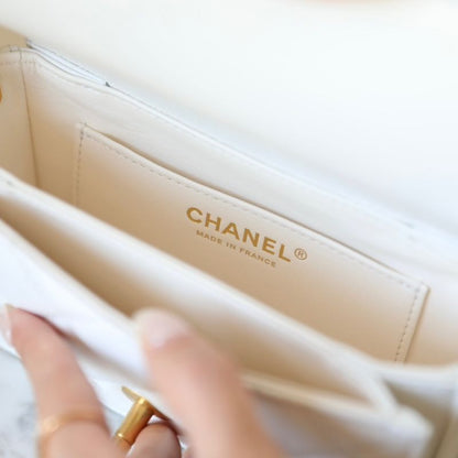 Chanel Coin Purse Shoulder White Bag